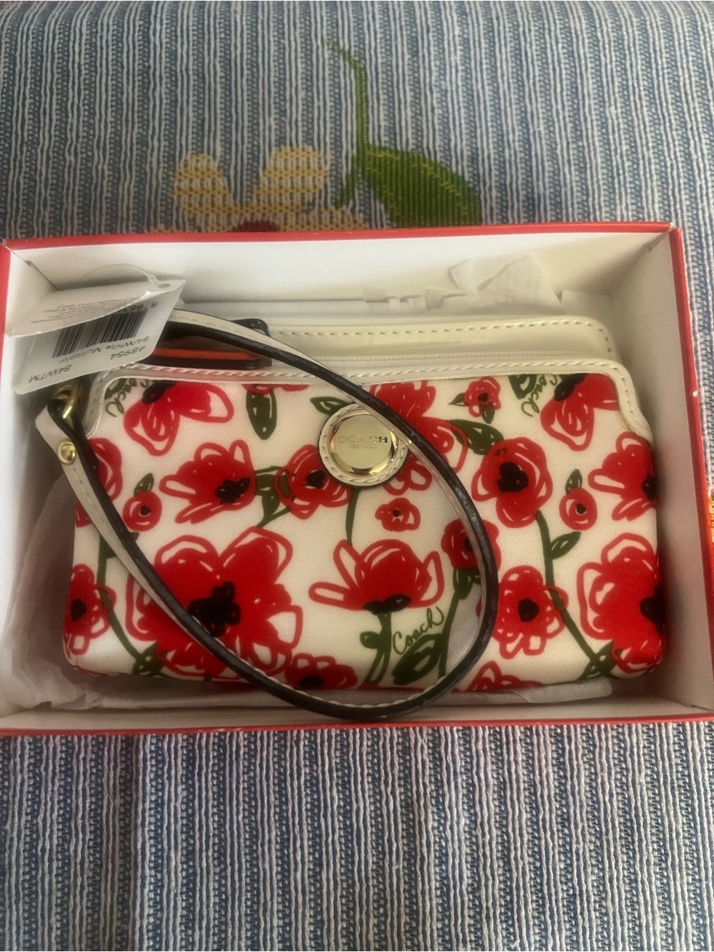Coach POPPY NIB NWT Double Zip Wristlet with Red Floral Print - Picture 3 of 10